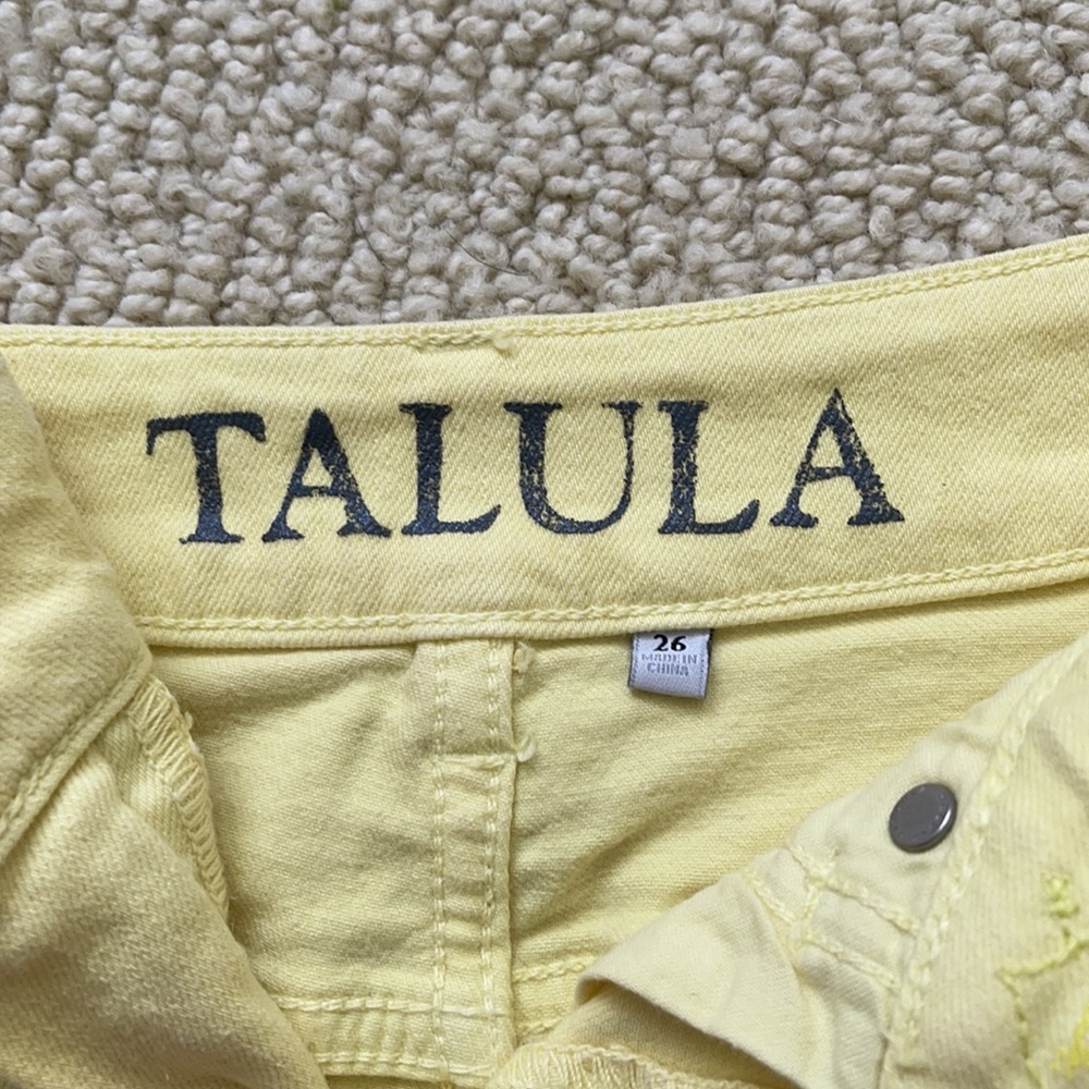 Shorts - Picture 3 of 3